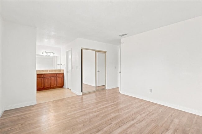 Building Photo - 1379 San Juan Rd