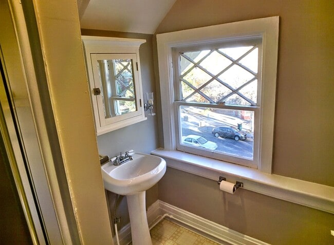 Building Photo - LOCATION LOCATION!! Coveted City Park neighborhood! Move in special $500 off 1st months' rent!