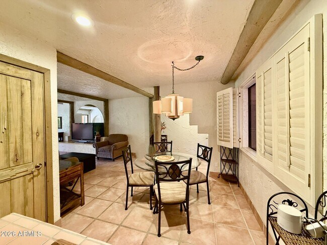 Building Photo - 4303 E Cactus Rd
