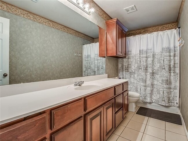 Building Photo - Great Location with Storm Shelter in Brist...