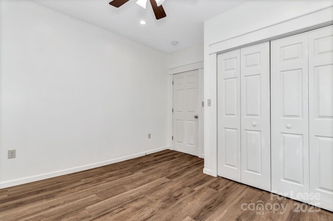 Building Photo - 150 Oak Hill Rd