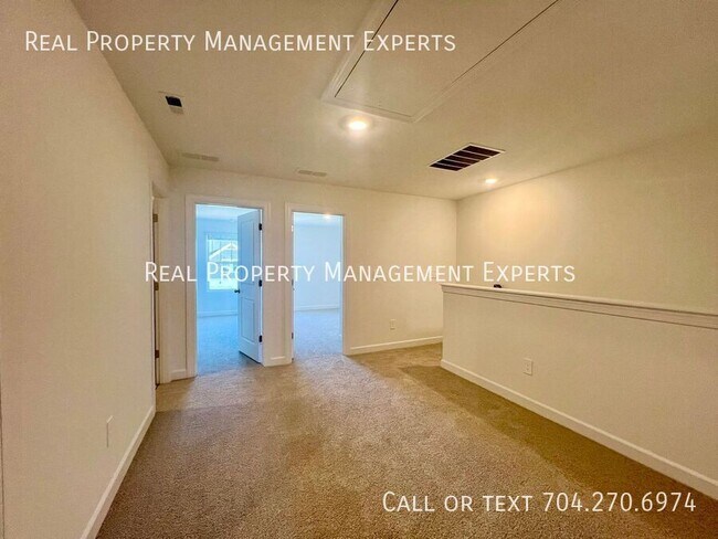 Building Photo - 8029 Hidden Spgs Trl