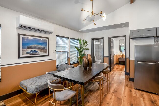 Building Photo - 5512 Texas St