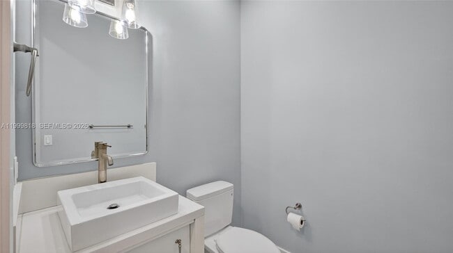 Building Photo - 622 Malaga Ave