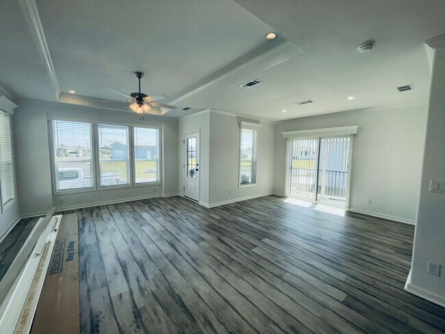 Building Photo - 34815 Silver King Dr