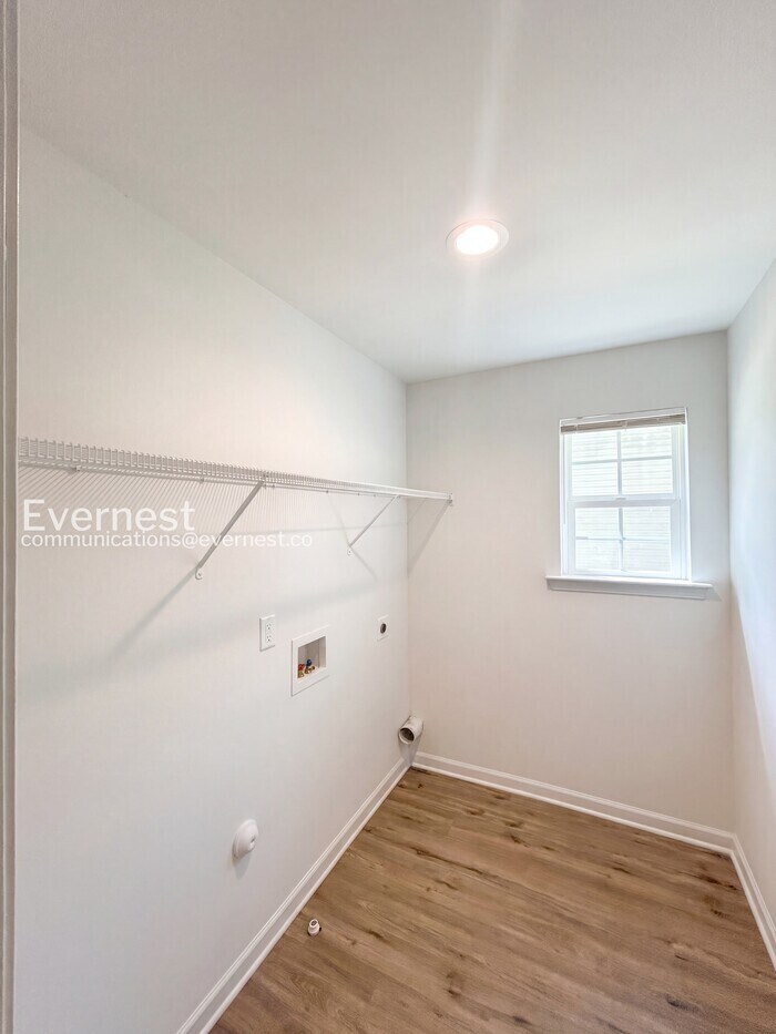 Building Photo - 133 Stilwell Oaks Cir
