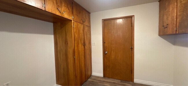 Building Photo - 938 Madison St