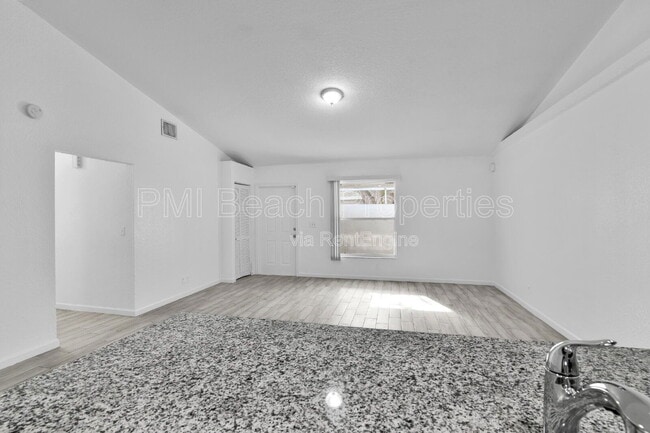 Building Photo - 13900 Folkestone Cir