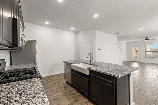 Building Photo - 2500 FOREST CREEK Dr