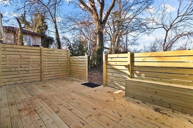 Building Photo - 867 Beecher St SW