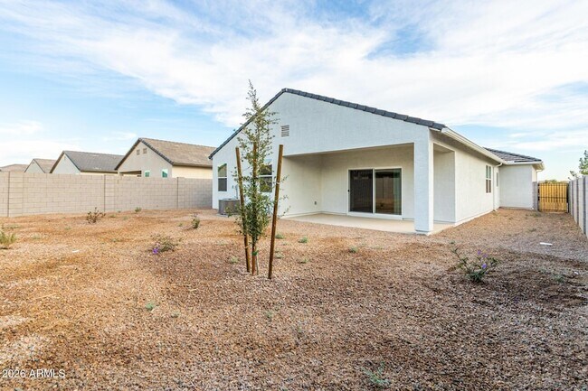 Building Photo - 1810 W Pinkley Ave