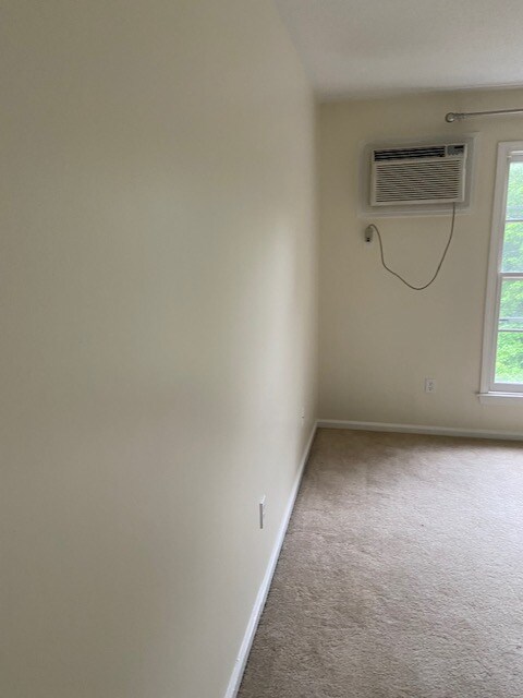 Building Photo - 34 Padanaram Rd