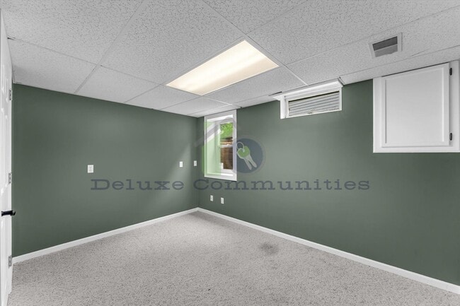 Building Photo - Beautiful Spacious 4 Bedroom Kentwood Home