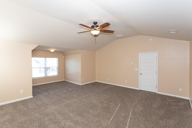 Building Photo - 4632 Southwind Rd