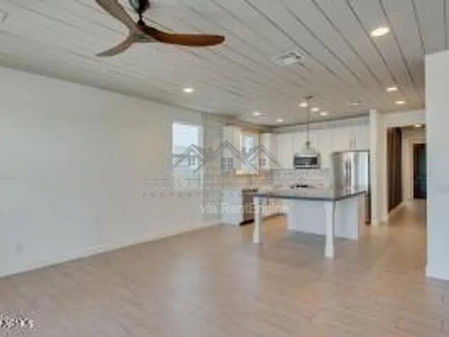 Building Photo - 37755 N Bentgrass Rd