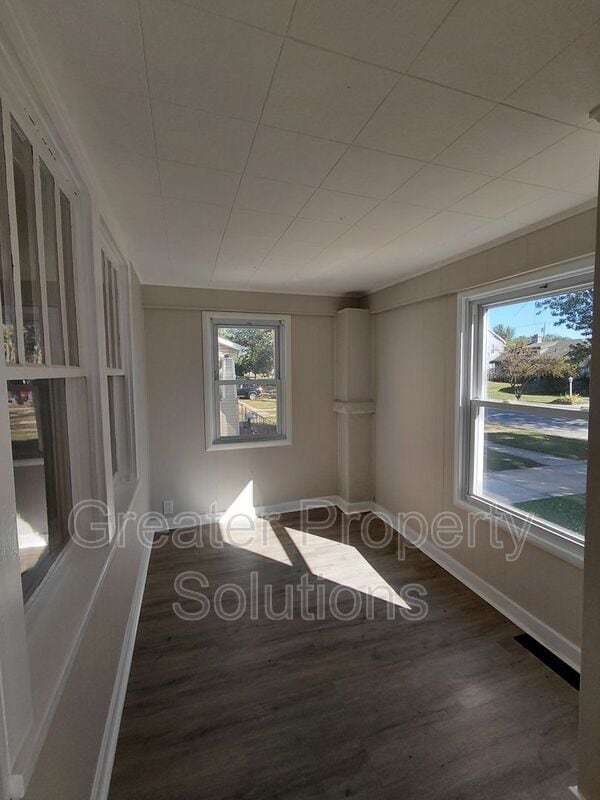 Building Photo - 6624 Jefferson Ave