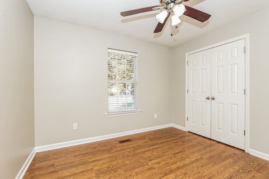 Building Photo - 2826 Henderson Ln