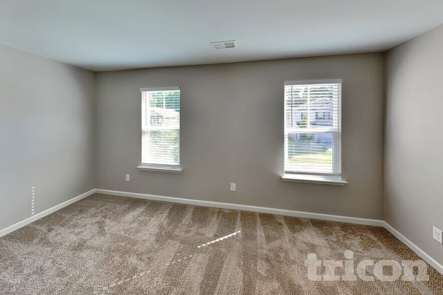 Building Photo - 205 Spring Knoll Dr