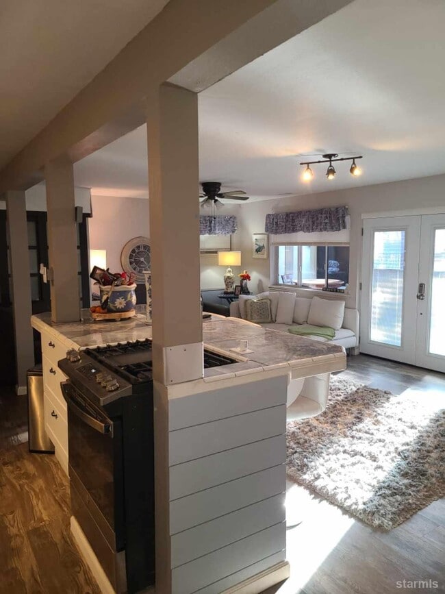 Building Photo - 1150 Fairway Ave