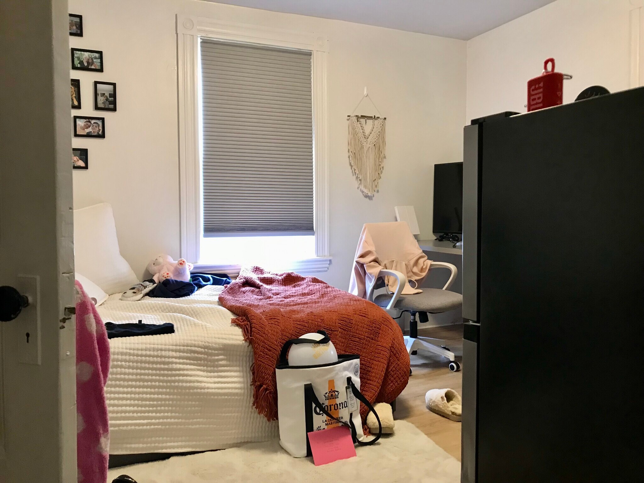 Building Photo - 79 Cushing St