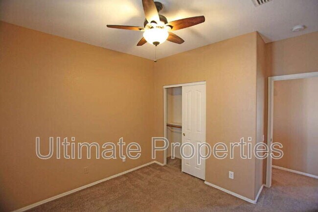 Building Photo - 9234 W Milkweed Loop