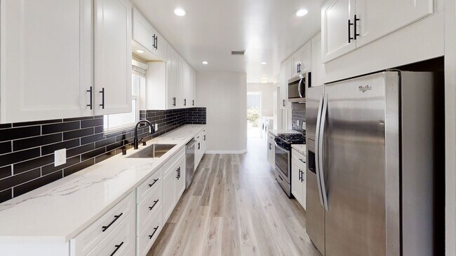 Building Photo - 4840 Curry Dr