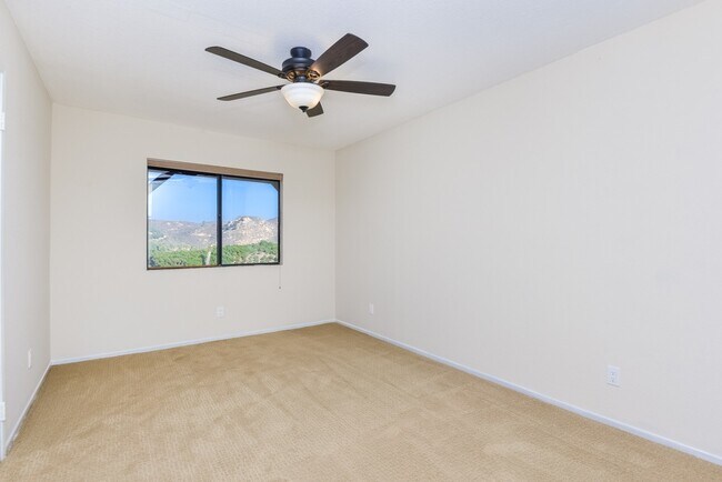 Building Photo - Remodeled Home in Cimarron with Amazing Vi...