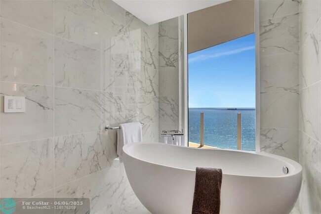 Building Photo - 525 N Fort Lauderdale Beach Blvd