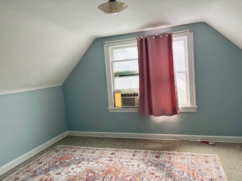 Building Photo - 2679 Hampshire Rd