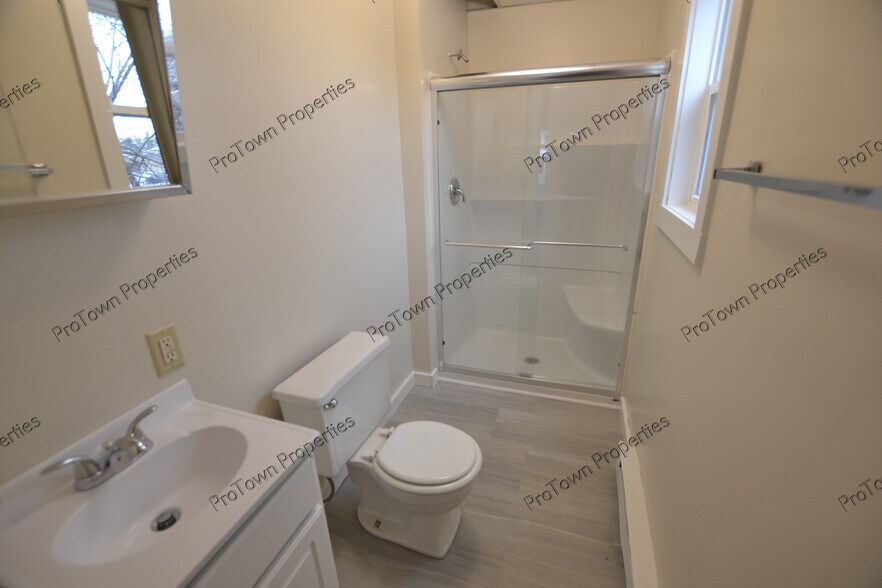 Building Photo - 108 Nicholson St