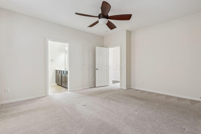 Building Photo - 7885 Waggoner Trace Dr