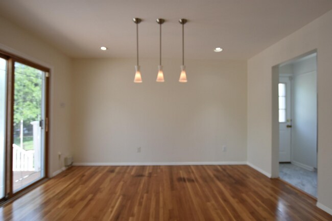 Building Photo - 4015 Heathfield Rd