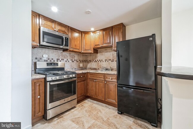 Building Photo - 5429 Houghton Pl
