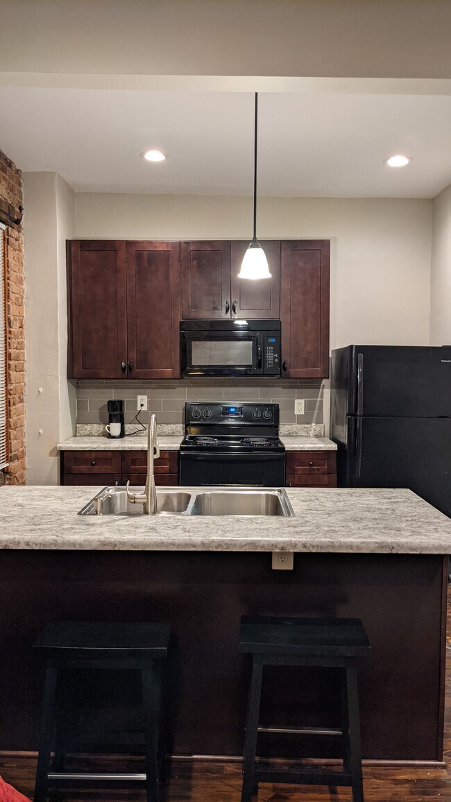 Building Photo - 416 13th St SW