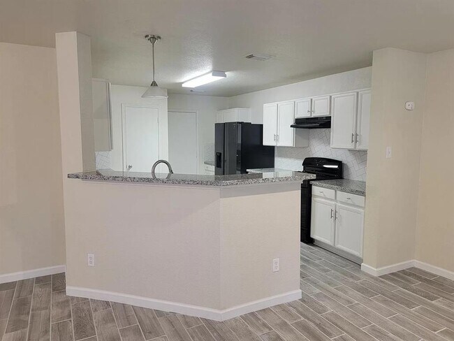 Building Photo - 18222 Valebluff Ln