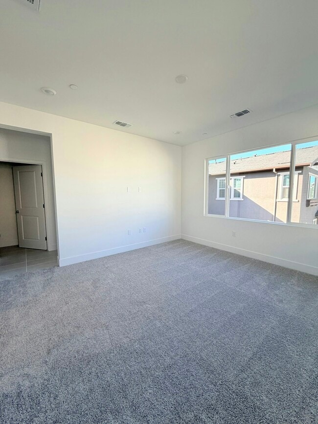 Building Photo - 397 N Paso Robles Dr