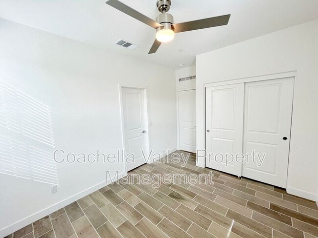 Building Photo - 41168 Emory Ln