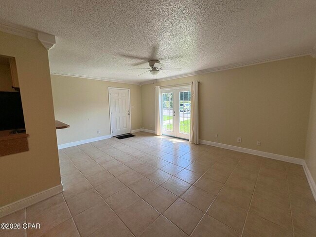 Building Photo - 2100 W Beach Dr