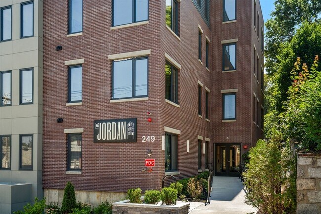 Building Photo - 249 Corey Rd