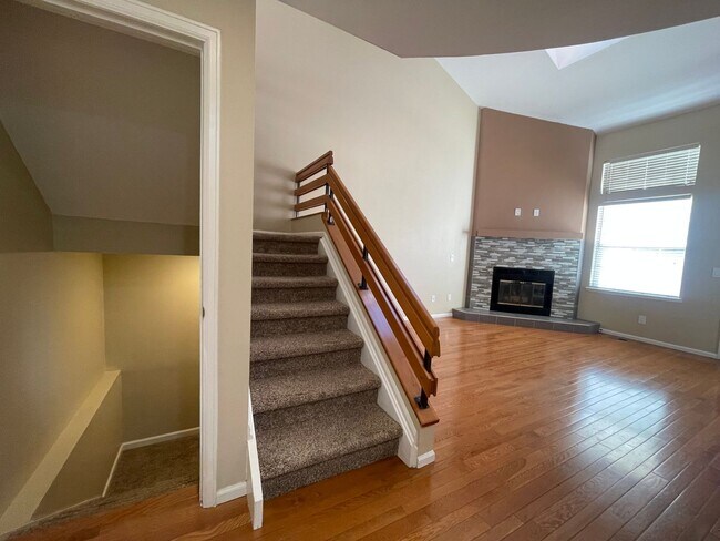 Building Photo - $0 DEPOSIT OPTION. LUXURIOUS 3BED/3.5 BATH TOWNHOME IN LONE TREE NEAR PARK MEADOWS