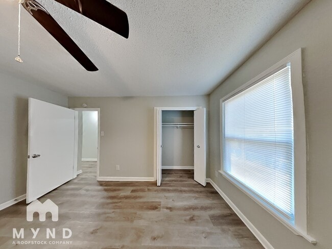 Building Photo - 2432 Kimbark Woods Cove