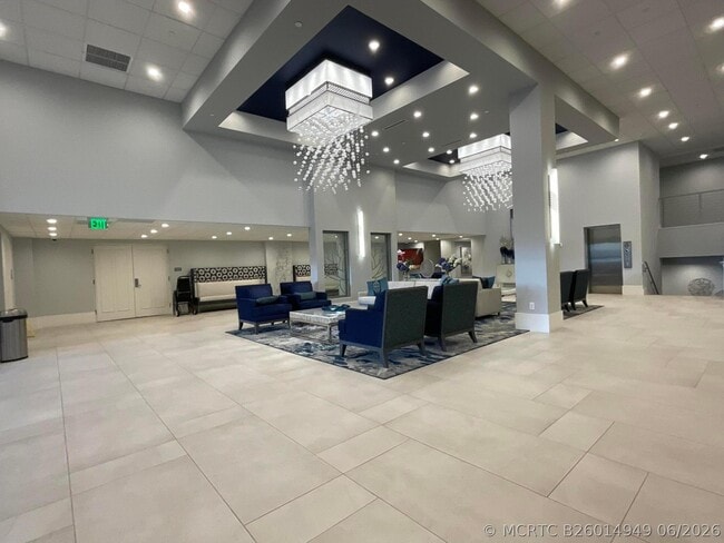 Building Photo - 14475 Strathmore Ln