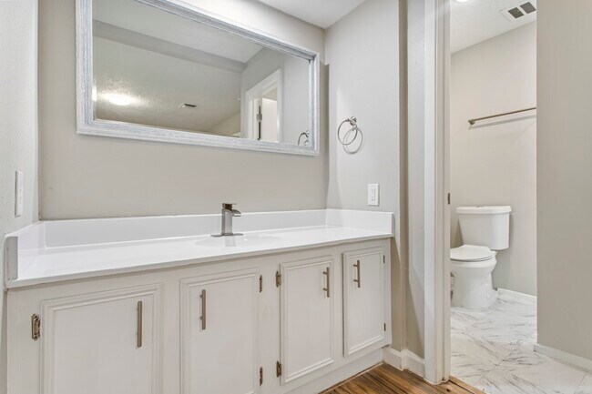 Building Photo - 6602 Indian Lake Dr