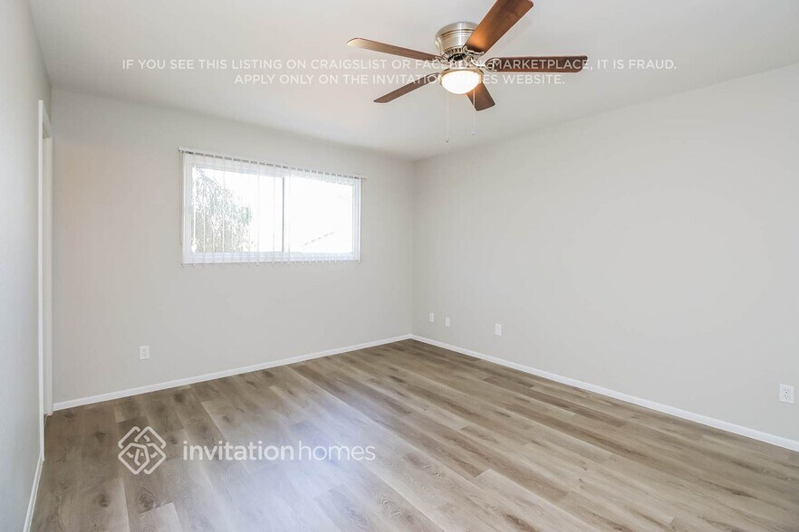Building Photo - 6744 S Lakeshore Dr