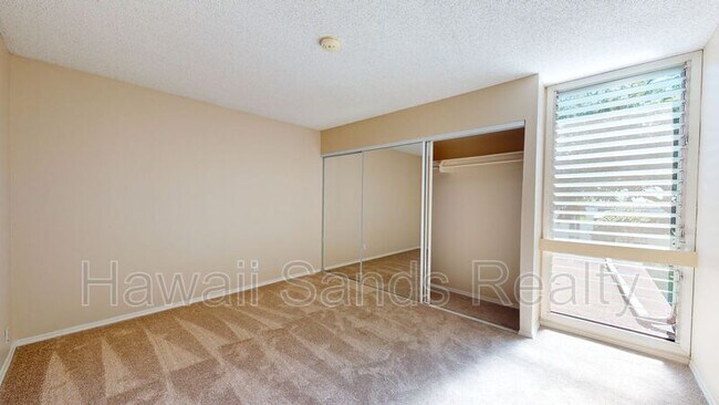 Building Photo - 95-326 Kaloapau St