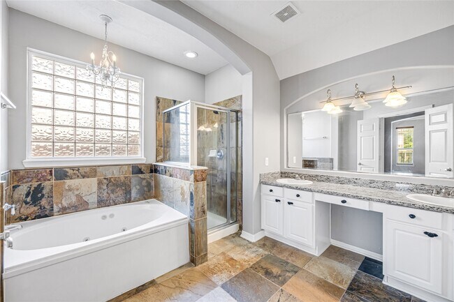 Building Photo - 8127 Edenwood Dr