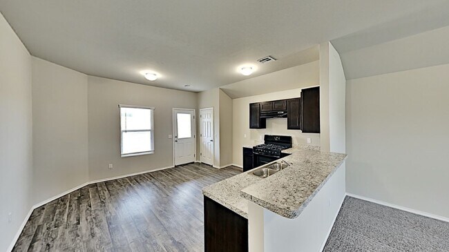 Building Photo - Nice 3 Bed 2 Bath Home in Yukon Schools