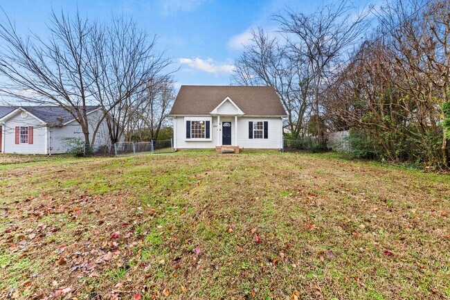 Building Photo - Cape Cod Style Home!