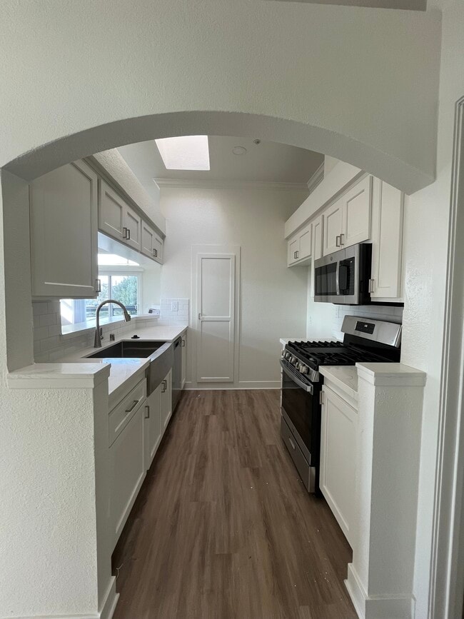 Building Photo - Meridian Apartments