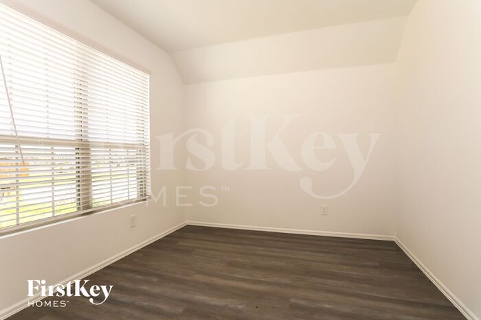 Building Photo - 932 Pickering Oak Row